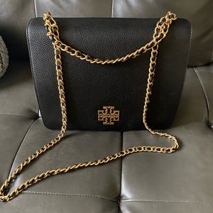 Beautiful Tory Burch purse. Never been used perfect condition.